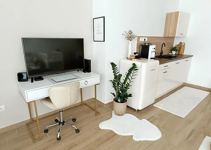Modern Lux Segedyn